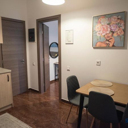 Explore Greece From Lovely City Centre Apartment Chalkida Bagian luar foto