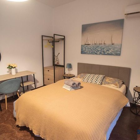 Explore Greece From Lovely City Centre Apartment Chalkida Bagian luar foto